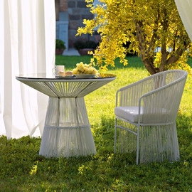 Декоративное кресло из ротанга + столик в комплекте