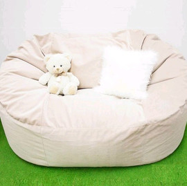 Бескаркасный диван для детской комнаты