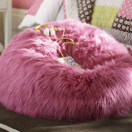 Розовый диван из меха купить в Украине