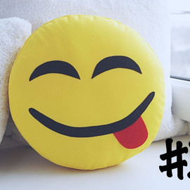 Купить недорого смайлик Emoji с язычком в Украине