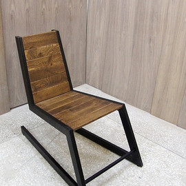 Дизайнерский стул из дерева в стиле Модерн